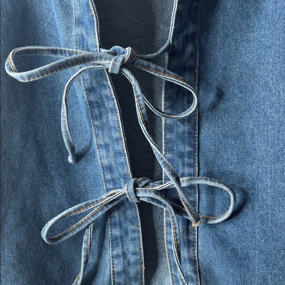 Cropped Tie-Front Denim Jacket - Blue - Picture 3 of 8